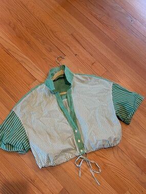 Zara striped  Cropped Button-Up Top in Green and White with